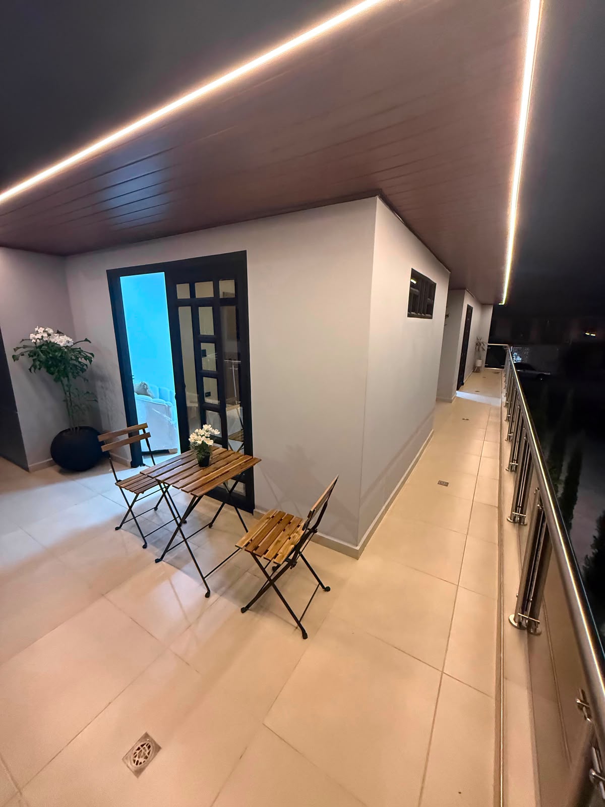 Terraza con iluminación